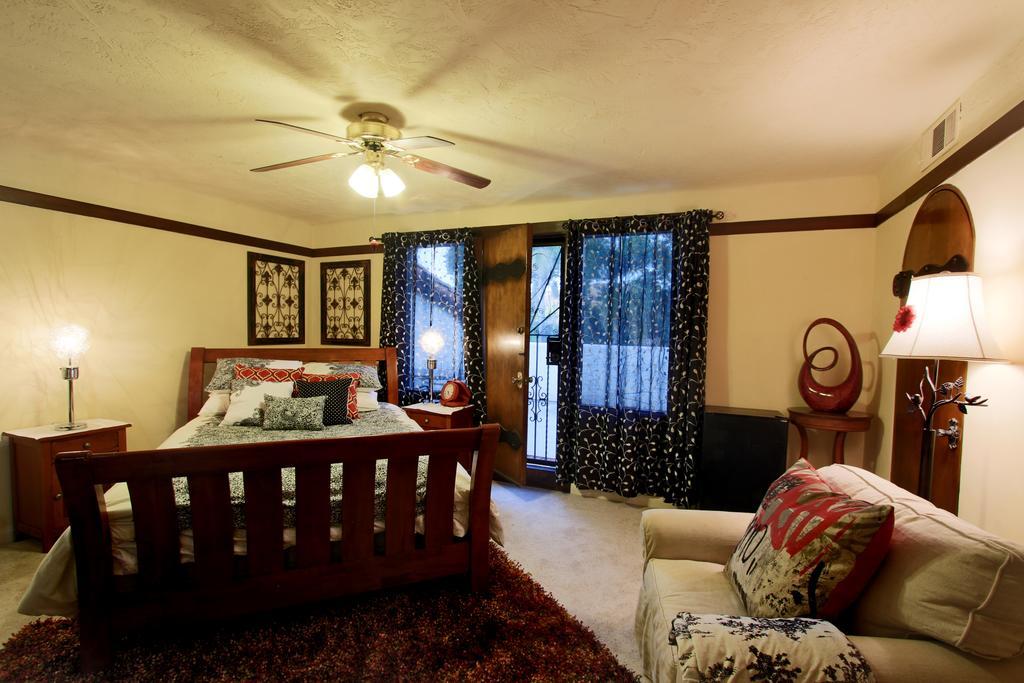 Hotel Vineyard Hacienda à Spring Valley  Extérieur photo